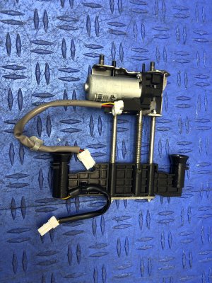 2020-2021 Genesis G90 Seat Headrest Motor - Rear (Used OEM)