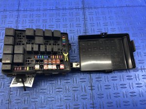 2014-2021 Maserati Ghibli Engine Bay Fuse Box (Used OEM)