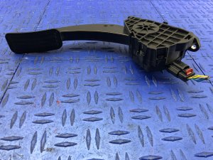 2016-2018 Lincoln MKX Accelerator Pedal Assembly with Throttle Sensor (Used OEM)