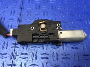 2022-2023 Hyundai Santa Cruz Panoramic Sunroof Motor (Used OEM)