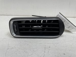 2017-2024 Maserati Levante Dashboard A/C Vent Grille - Front (Used OEM)