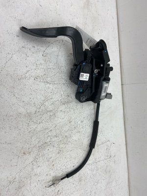 2022-2025 Lincoln Navigator Power Adjustable Accelerator Pedal Assembly (Used OEM)