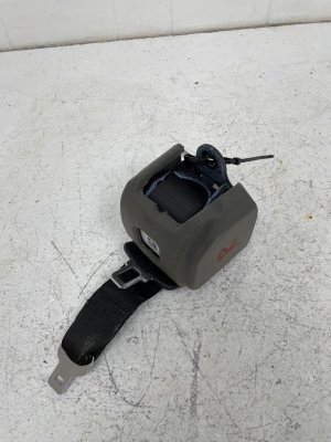 2021-2024 BMW M3 Middle Seat Belt Assembly - Rear, Right (Passenger) (Used OEM)