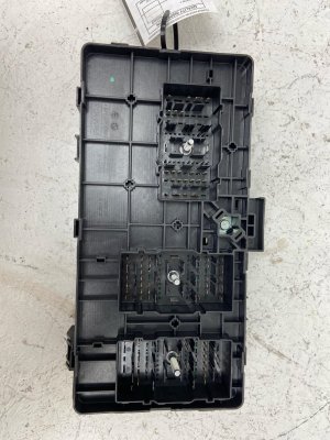 2022 Ford F-250 Super Duty Underhood Engine Fuse Box Assembly (Used OEM)