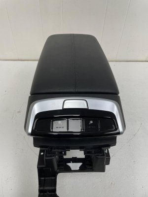 2022-2024 Hyundai Tucson Black Center Console Armrest Lid - Front (Used OEM)