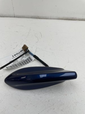 2025 Nissan Kicks Deep Blue Pearl Shark Fin Roof Radio Antenna (Used OEM)