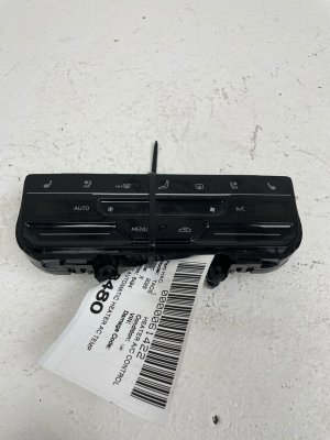 2024-2026 Volkswagen Taos Automatic Temperature Control Module - Front (Used OEM)