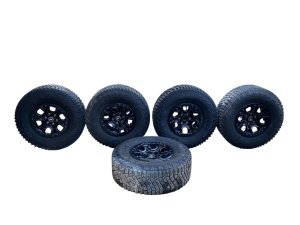 2021-2025 Ford Bronco Black 17x8.5 Beadlock-Capable Painted Alloy Wheel (Used OEM)