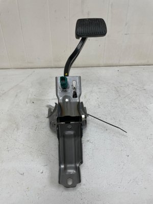 2022-2024 Hyundai Tucson Brake Pedal Bracket (Used OEM)