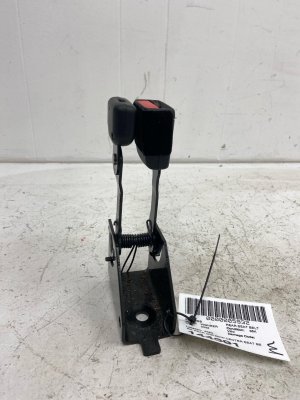 2022-2025 Jeep Wagoneer Black 3rd Row Center Seat Belt Buckle - Rear, Left (Driver) (Used OEM)