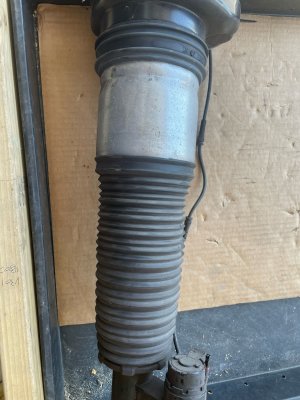 2024-2025 Kia Sorento Air Suspension Strut Assembly - Rear, Right (Passenger) (Used OEM)