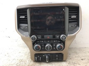 2020-2024 Ram 1500 8.4-Inch Touchscreen Dual-Zone Temperature Control (Used OEM)