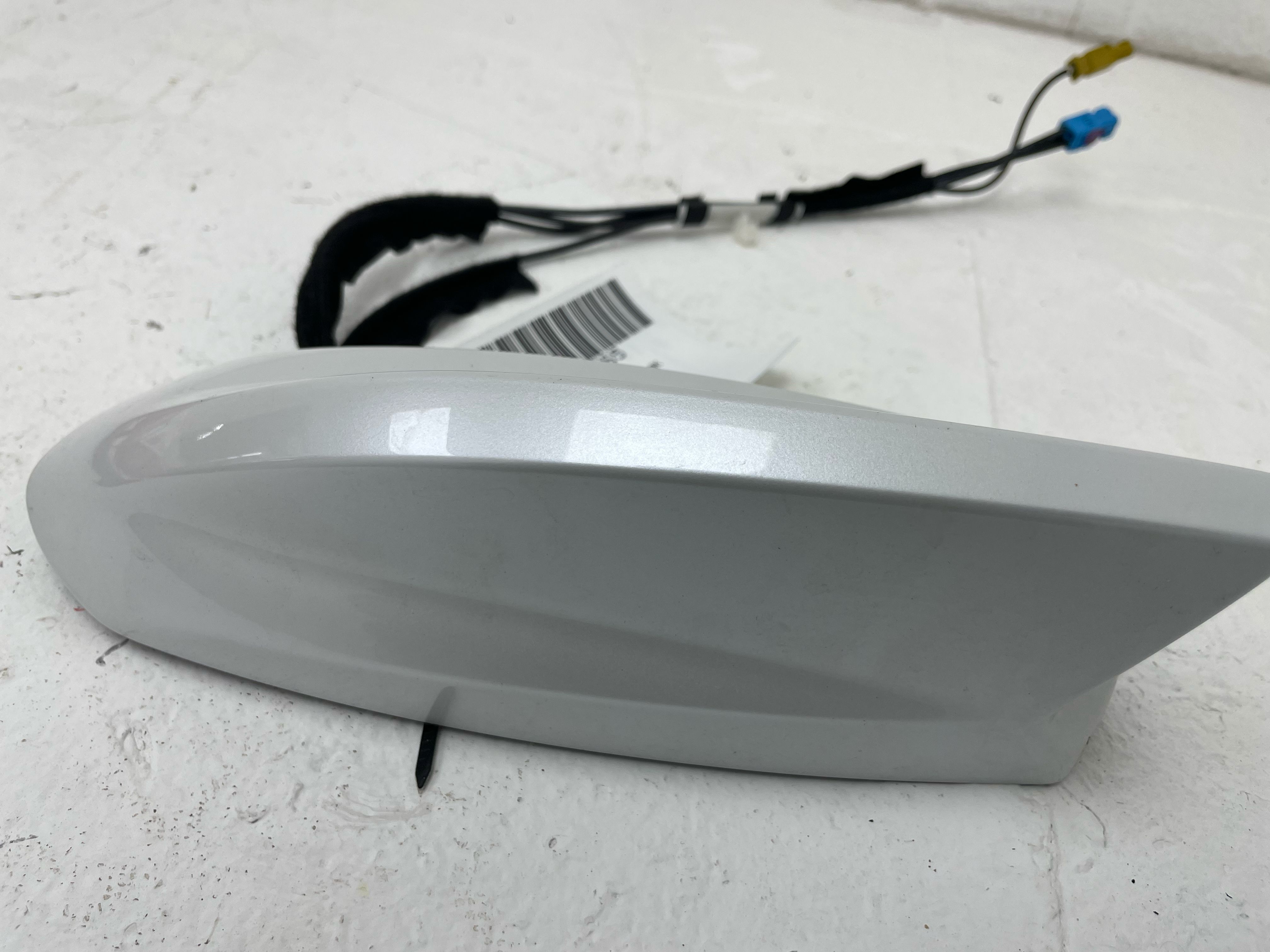 2023-2024 Cadillac LYRIQ Crystal White Shark Fin Roof Radio Antenna (Used OEM)