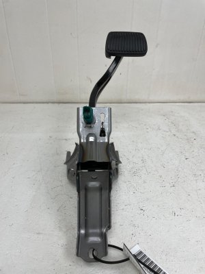 2022-2024 Hyundai Tucson Brake Foot Pedal (Used OEM)