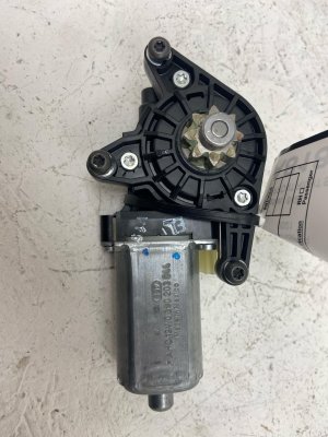 2021-2025 Ford Bronco Sport Power Seat Adjustment Motor - Front, Right (Passenger) (Used OEM)