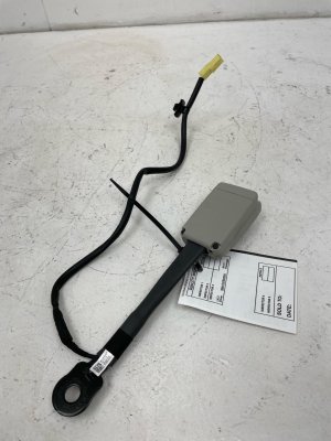 2021-2025 Kia Sorento Gray Seat Belt Buckle - Front (Used OEM)