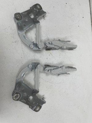 2017-2023 BMW 528i Hood Hinge Pair - Right (Passenger) (Used OEM)
