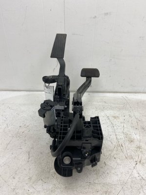 2019-2026 Ram 1500 Power Adjustable Accelerator and Brake Pedal Assembly (Used OEM)