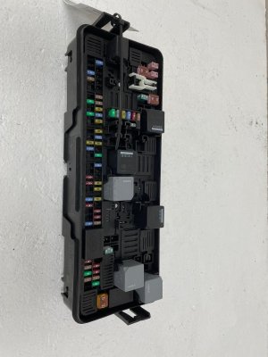 2019 Land Rover Range Rover Sport Rear Trunk Relay Junction Fuse Box (Used OEM)