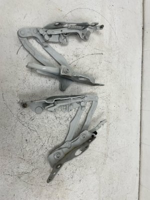 2017-2023 Porsche Panamera Hood Hinge Set - Left (Driver) (Used OEM)