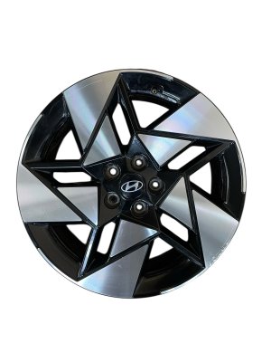 2024-2025 Hyundai Kona 19x7.5 5-Slotted Spoke Machined Black Alloy Wheel (Used OEM)