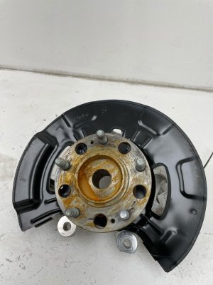 2022-2025 Hyundai Tucson Spindle Knuckle and Wheel Hub Assembly - Rear, Right (Passenger) (Used OEM)