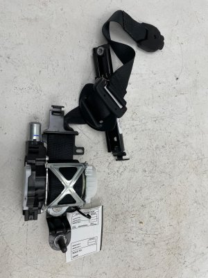2020-2024 Lincoln Navigator Black Onyx Seat Belt Assembly - Front (Used OEM)