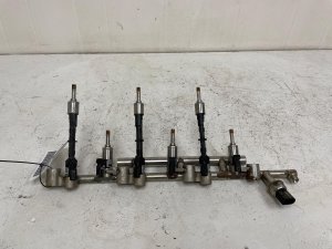 2019-2024 Bentley Continental High Pressure Fuel Injection Rail (Used OEM)