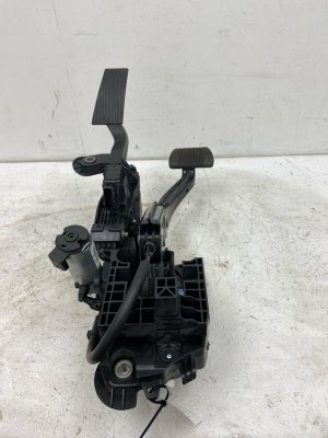 2019-2026 Ram 1500 Accelerator and Brake Pedal Assembly (Used OEM)
