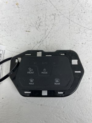 2024-2025 Volkswagen Atlas Fog Light and Defroster Switch (Used OEM)