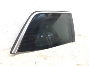 2013-2016 Mercedes-Benz GL550 Quarter Glass Assembly with Privacy Tint - Rear, Right (Passenger) (Used OEM)