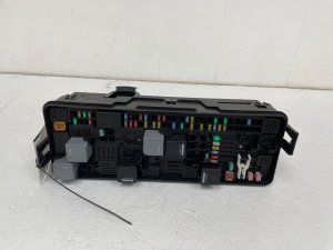 2018-2022 Land Rover Range Rover Sport Trunk Rear Fuse Box Junction Block (Used OEM)