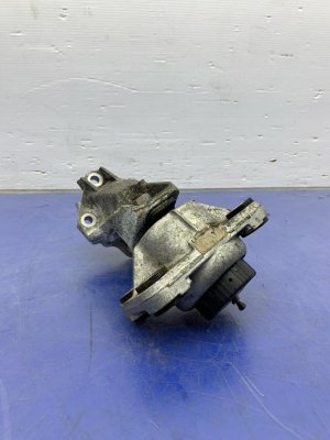2014-2022 Land Rover Range Rover Sport Engine Mount Bracket (Used OEM)