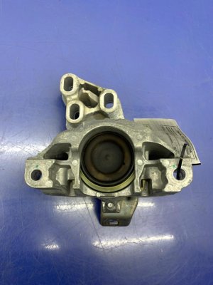 2015-2020 Mercedes-Benz GLA250 Upper Transmission Mount (Used OEM)