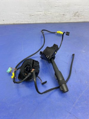 2015 GMC Yukon XL Turn Signal and Wiper Combination Switch - Front (Used OEM)