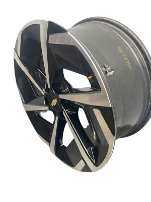 2024-2025 Chevrolet Equinox EV Black 19x8.5 Machined Black Alloy Wheel (Used OEM)