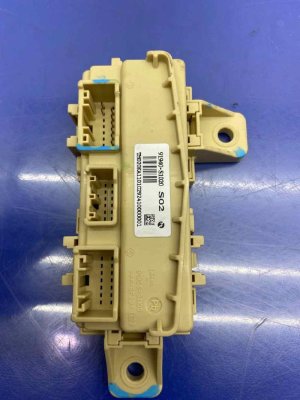 2019-2020 Hyundai Santa Fe Dashboard Fuse Relay Junction Box (Used OEM)