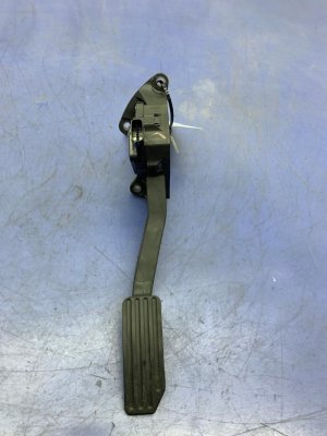 2018-2020 Jaguar E-Pace Accelerator Pedal Assembly (Used OEM)