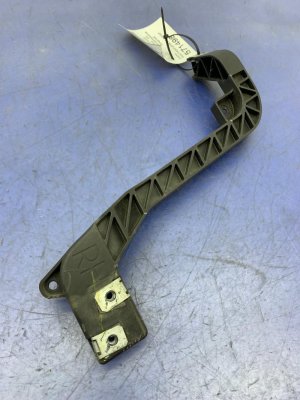 2012-2015 Mercedes-Benz ML320 Upper Radiator Support Bracket - Front (Used OEM)