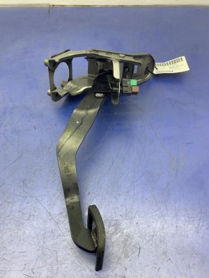 2017-2024 INFINITI QX80 Brake Pedal Assembly (Used OEM)
