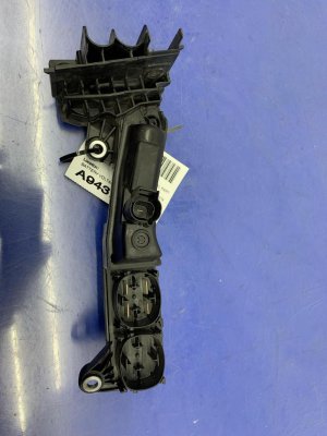 2017-2023 BMW 550i Battery Voltage Junction and Jump Start Terminal Fuse Box (Used OEM)