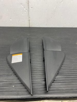 2021-2024 Kia Sorento Black End Cap Trim Cover Panel Set (Used OEM)