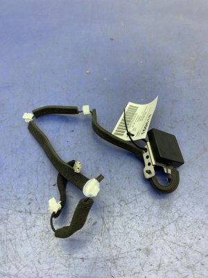2013 INFINITI QX56 Mobile Phone TCU Antenna Assembly (Used OEM)