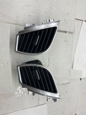 2021-2025 Kia Seltos Dashboard A/C Air Vent Grille Set (Used OEM)