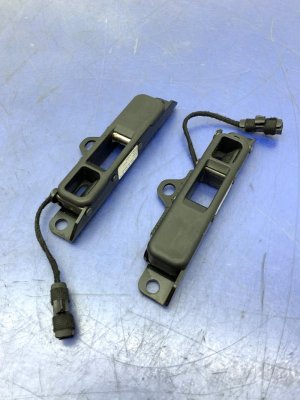2010-2017 Audi S5 Convertible Top Latch End Plate Set - Front (Used OEM)
