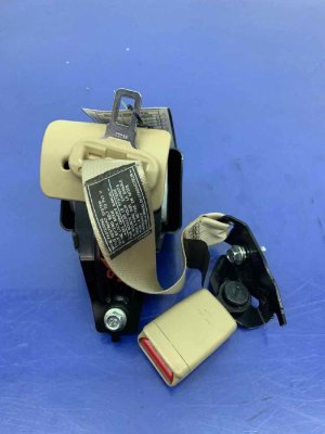 2017-2020 Genesis G80 Beige Center Seat Belt Assembly with Buckle - Rear, Left (Driver) (Used OEM)