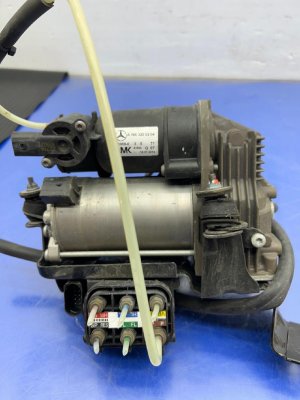 2012-2015 Mercedes-Benz ML350 Air Suspension Compressor Pump Assembly (Used OEM)