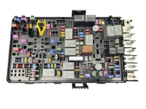 2021 Jeep Wrangler Engine Power Distribution Fuse Relay Junction Box (Used OEM)