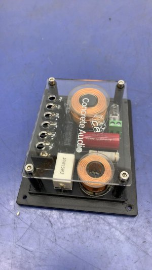 2017-2020 Jaguar F-Pace Concrete Audio 3200Hz 12dB Crossover Speaker (Used OEM)
