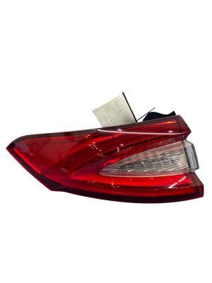 2017-2020 Maserati Levante Quarter Panel Mounted Taillight Assembly - Rear, Left (Driver) (Used OEM)